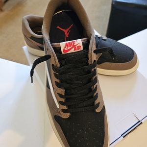 Nike lows; Size 11M; Brown & Cream